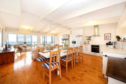 PORT WILLUNGA DREAMING A Beach Front Experience - Melbourne Tourism 0