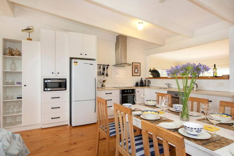 PORT WILLUNGA DREAMING A Beach Front Experience - Melbourne Tourism 3