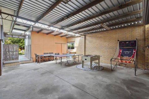 Portside Rest - Melbourne Tourism 1