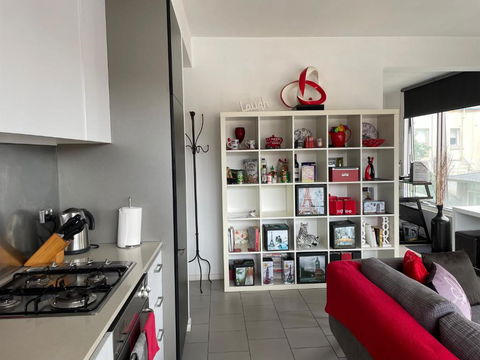 Radiance - Chic Fitzroy Street Apartment - Melbourne Tourism 3