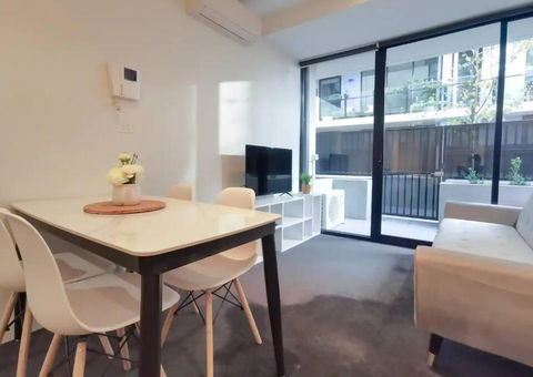 PR126-1 BR Comfy Stay Next To Station With FREE Parking - Melbourne Tourism 3