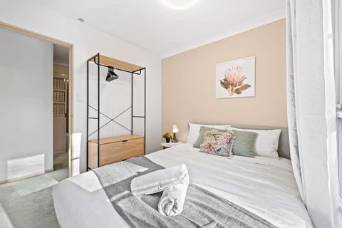 Quaint Queen Room In Pymble - Private Spot - Shared Bathroom - Melbourne Tourism 0