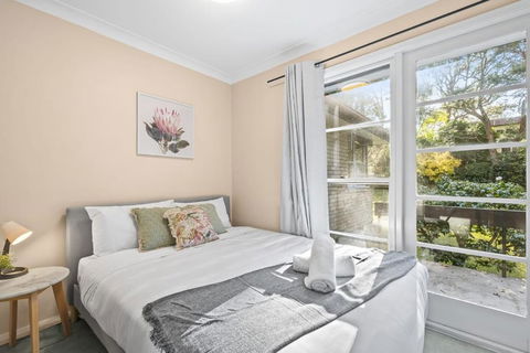 Quaint Queen Room In Pymble - Private Spot - Shared Bathroom - Melbourne Tourism 1