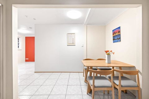 Quaint Queen Room In Pymble - Private Spot - Shared Bathroom - Melbourne Tourism 3