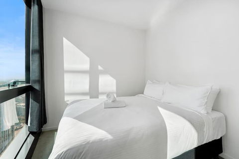 Prime Skyline Living With 120-degree Views 2B2B1C - Melbourne Tourism 1