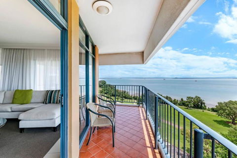 Postcard Waterfront Living On The Esplanade - Melbourne Tourism 0