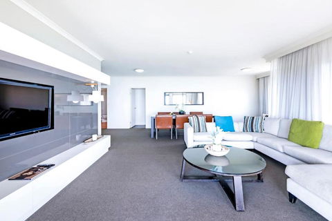 Postcard Waterfront Living On The Esplanade - Melbourne Tourism 3