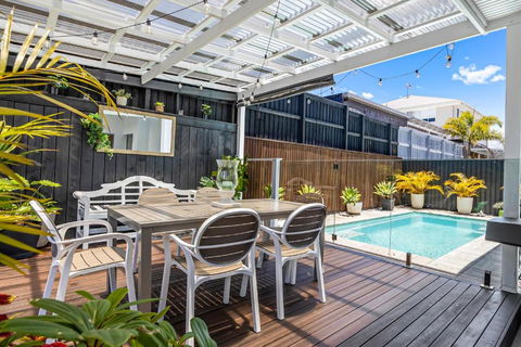 Premium 4-Bed Coastal Escape With BBQ And Pool - Melbourne Tourism 0