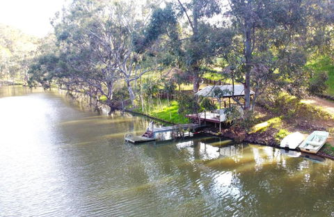 Preston Valley Shed Stay - Melbourne Tourism 1