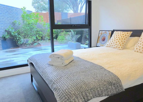 Pride Bentleigh Apartment With Private Garden - Melbourne Tourism 1