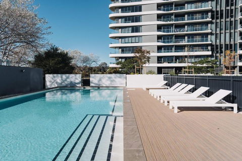 Pristine 2-Bed Apartment With Pool And BBQ - Melbourne Tourism 0
