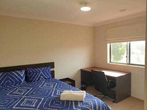 Private Room With Shared Bathroom In Point Cook - Melbourne Tourism 1