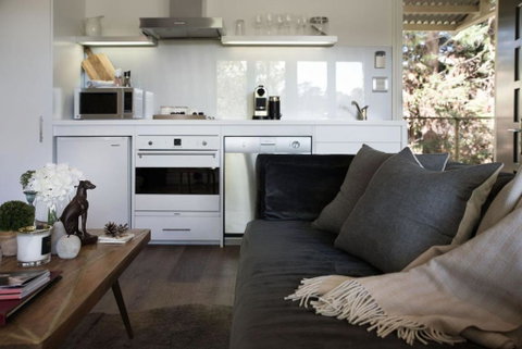 Provence Spa Villa 2 - Melbourne Tourism 2