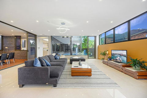 Putney Brand New Luxury House Pool & Waterview - Melbourne Tourism 1