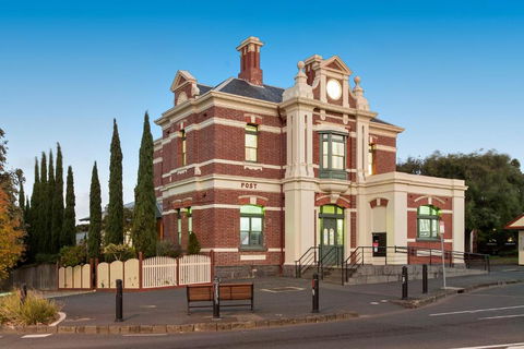 QPO QUEENSCLIFF - Melbourne Tourism 0