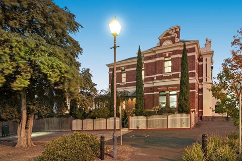 QPO QUEENSCLIFF - Melbourne Tourism 2