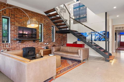 Quaint 4-Bed With Backyard 5-Min To The Beach - Melbourne Tourism 0