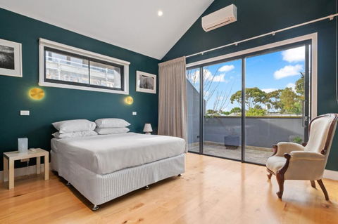 Quaint 4-Bed With Backyard 5-Min To The Beach - Melbourne Tourism 1