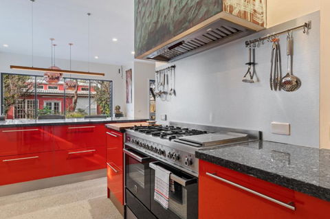 Quaint 4-Bed With Backyard 5-Min To The Beach - Melbourne Tourism 2
