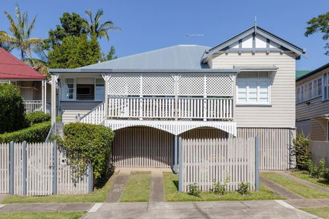 Quaint & Cosy 1 Bedroom Apartment In Queenslander. - Melbourne Tourism 1