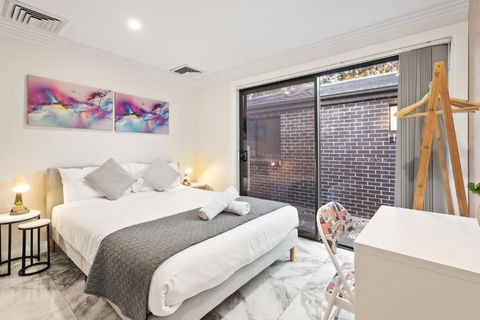 Quaint Double Room - Centrally Located At Glenfield - Shared Bathroom - Melbourne Tourism 1