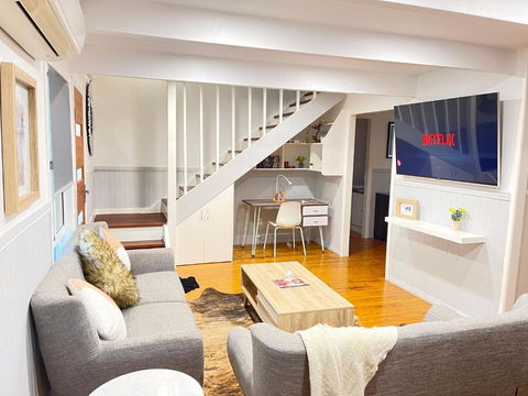 Quiet, Cozy And Calm 3 Bedroom House. - Melbourne Tourism 0