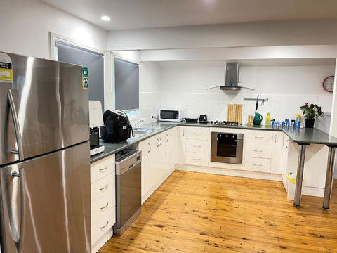 Quiet, Cozy And Calm 3 Bedroom House. - Melbourne Tourism 2