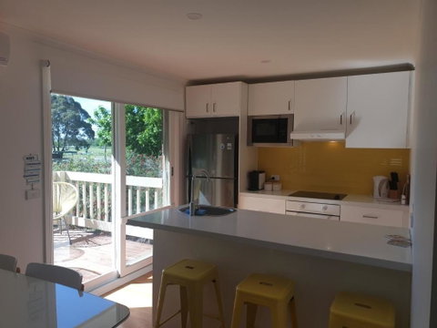 Race Course Apartments - Melbourne Tourism 3