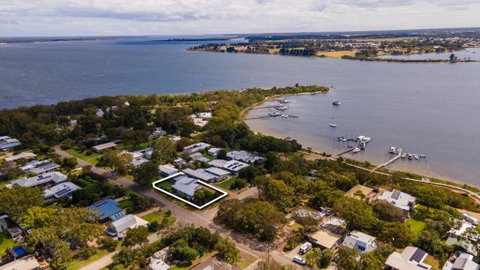 Raymond Island Retreat - Melbourne Tourism 1