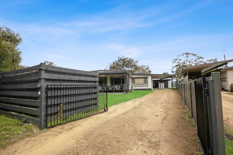Raymond Island Retreat - Melbourne Tourism 2