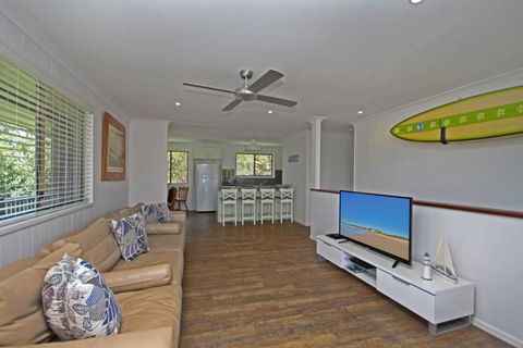 Red Door Beach House - Melbourne Tourism 3