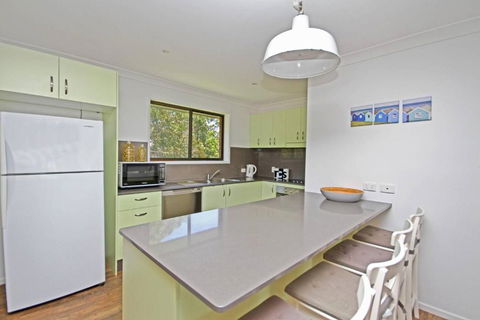 Red Door Beach House - Melbourne Tourism 1