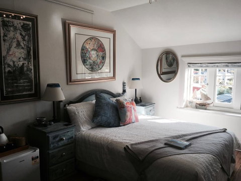 Assemblage Boutique Art B & B - Melbourne Tourism 1