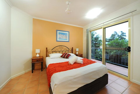 At Beach Court Holiday Villas - Melbourne Tourism 3