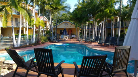 At Beach Court Holiday Villas - Melbourne Tourism 0