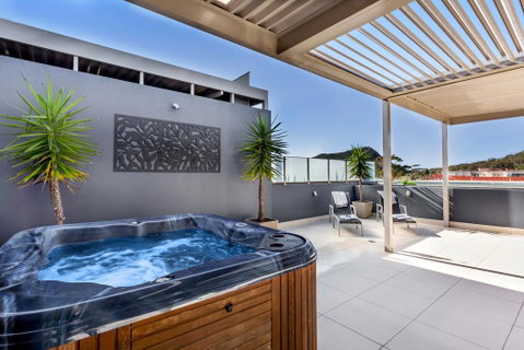 Aura 13 - Shoal Bay - Melbourne Tourism 0
