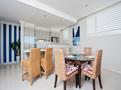 Aura Unit 12 - Shoal Bay - Melbourne Tourism 3