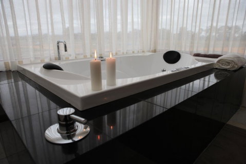 Aurora Cottages Bush Retreat - Melbourne Tourism 0