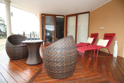 Aurora Cottages Bush Retreat - Melbourne Tourism 1
