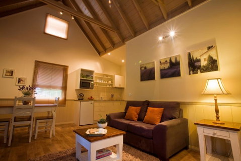 Autumn Abode Cottages - Melbourne Tourism 2