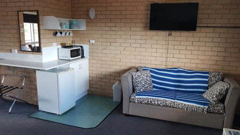Avlon Gardens Motel - Melbourne Tourism 1