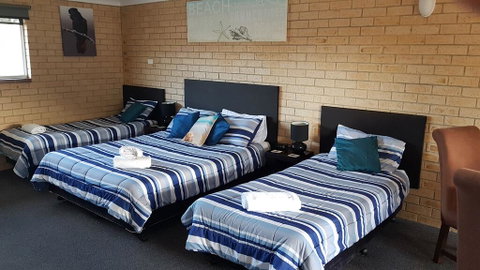 Avlon Gardens Motel - Melbourne Tourism 0