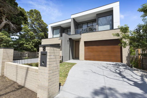 AZURE - ROSEBUD - Melbourne Tourism 2