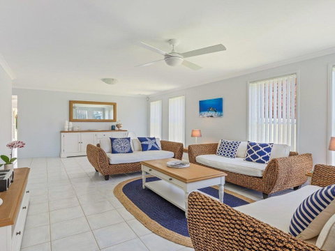 Azure Waters - Perfectly Positioned With Ocean Views - Melbourne Tourism 0