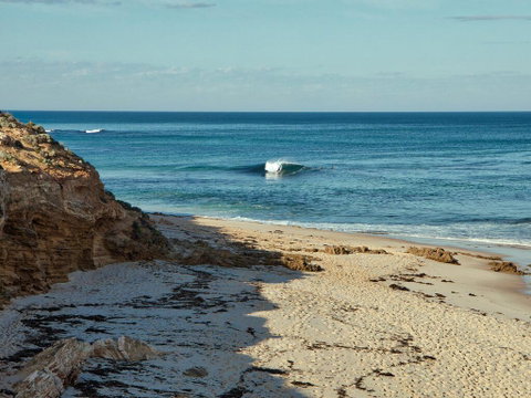 Back Beach Hideaway - Melbourne Tourism 1
