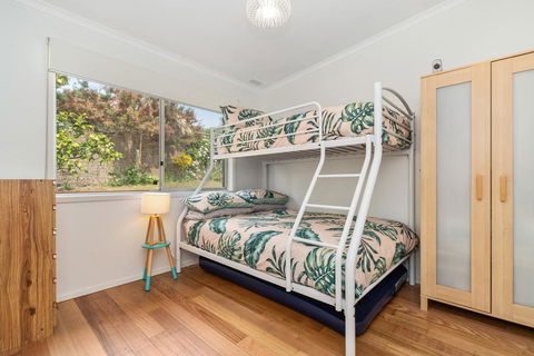 BADENOCH - Melbourne Tourism 1