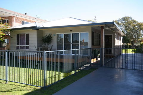 BANYANDAH 557 Ocean Drive NH - Melbourne Tourism 0