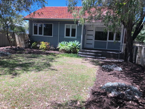 Barefoot Beach Cottage - Busselton - Melbourne Tourism 0