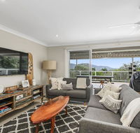 Barefoot Top Floor 32 Skyline Crescent Crescent Head - Melbourne Tourism