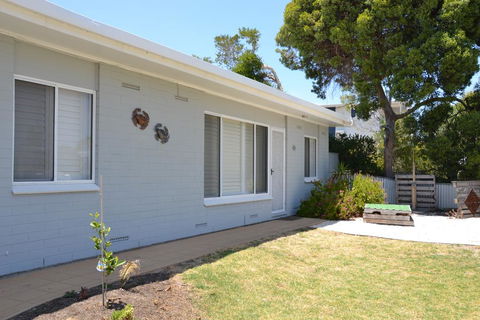 Bay Breeze Cottage - Melbourne Tourism 1